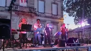 Soirée 24 juillet: Concours de chant animé par l'orchestre Bory's.